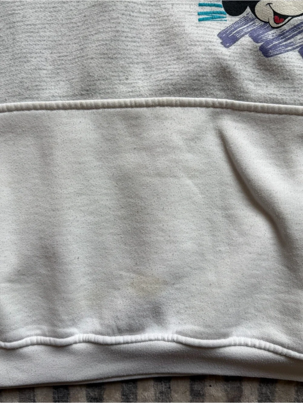 Vintage Disney Light Gray and Off-White Mickey Crewneck Sweatshirt